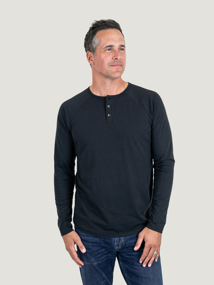 Essentials Men's Slim-Fit Long-Sleeve Henley Shirt, Black, Small :  : Clothing, Shoes & Accessories